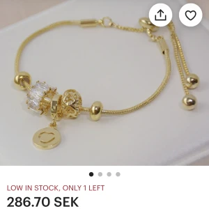 luxury cubic zirconia bead armband - Ett guldigt luxury cubic zirconia bead armband, det är superfint dock så är det en pärla som saknas (se bild 3) men funkar ändå! 💗nypris: 286kr