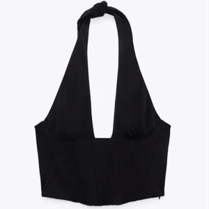 Topp/linne/korset  - Så snygg topp från Zara som jag har haft på mig 1 gång. Passar till allt 