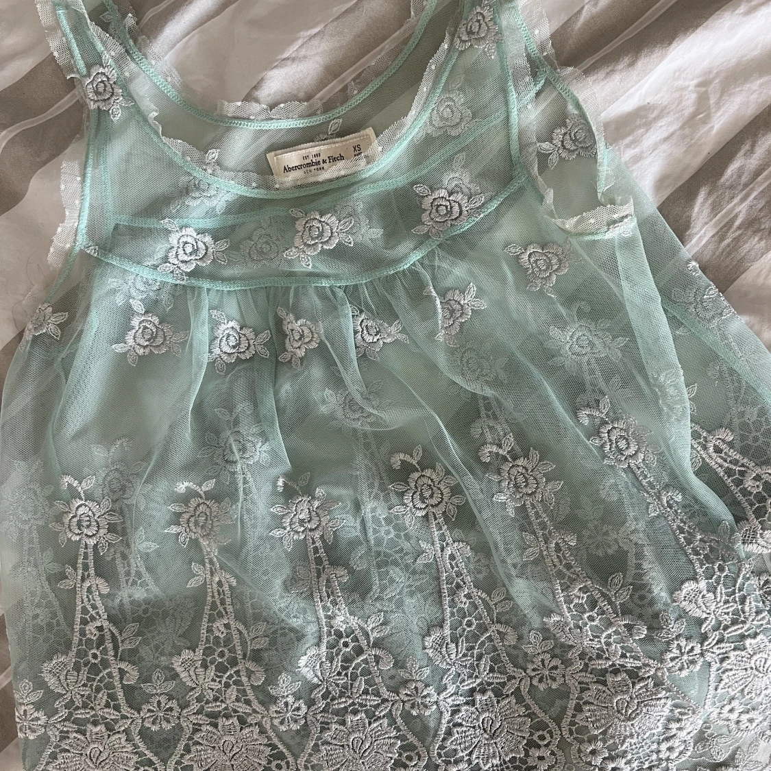 Fin tröja i Mesh med brodyr - 90