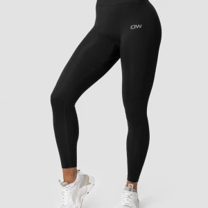 NYA Seamless tights ICIW - Helt nya Define seamless tights från ICIW. Endast provade men klippte av lappen så kan ej skicka tillbaka. Svarta, strl L. Hör av dig så skickar jag egna bilder! 