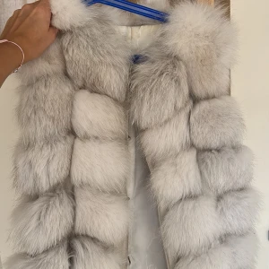 Vit pälsväst - Äkta päls