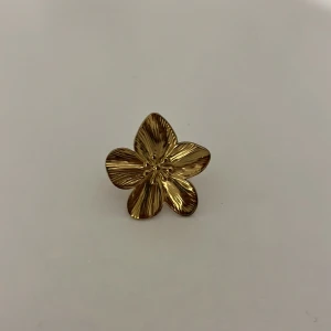 ring 🌸 - så snygg blom ring 😍😍💛💛