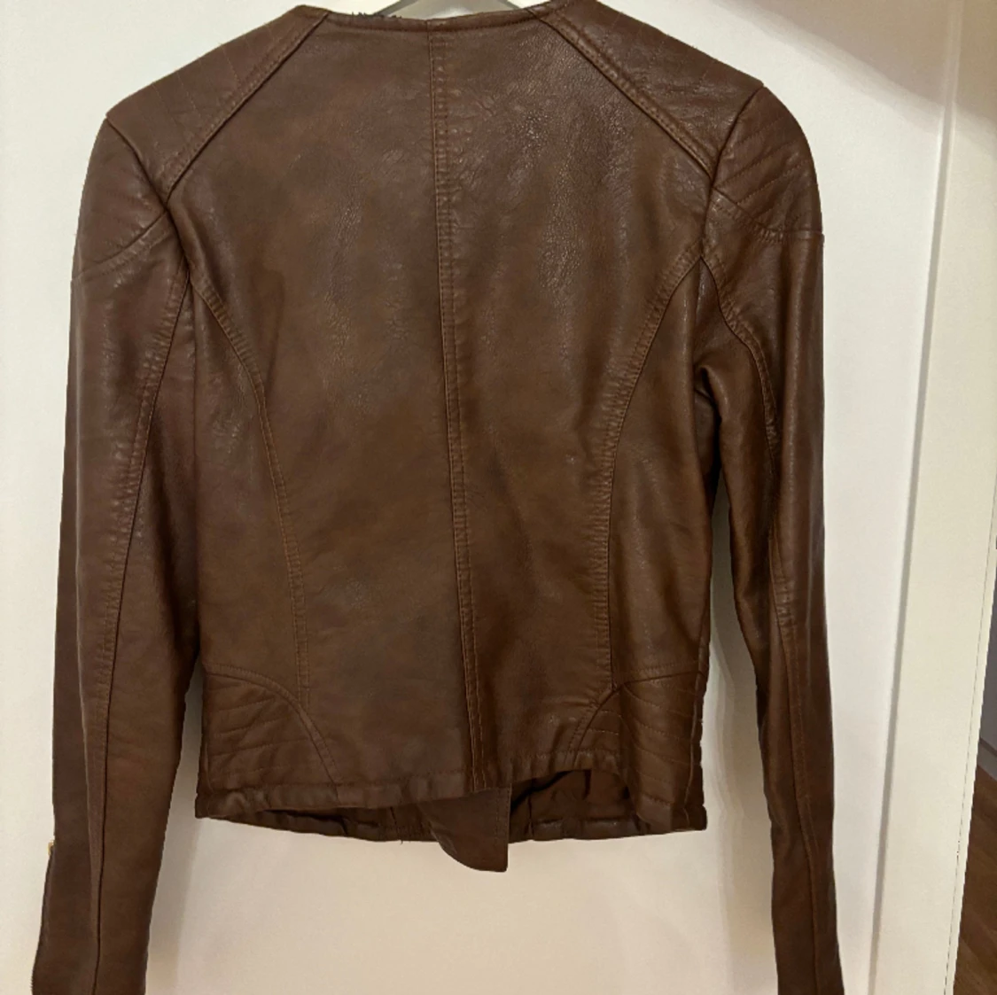 Skinnjacka brun  - 91