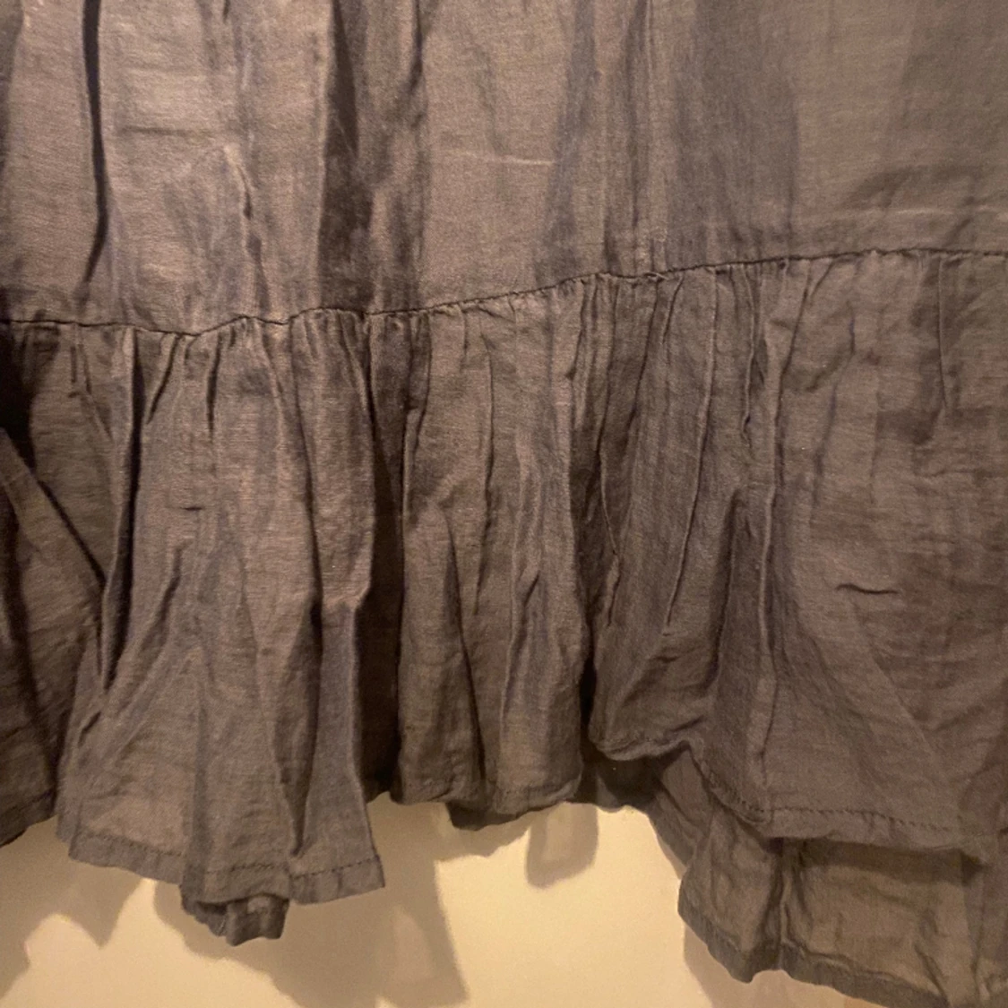 Grå sidenblus strl M/L - 90