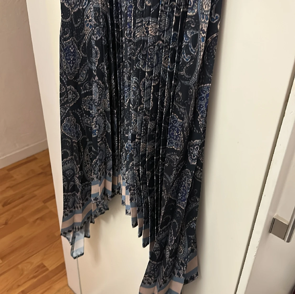 Nu klänning från HM - 90