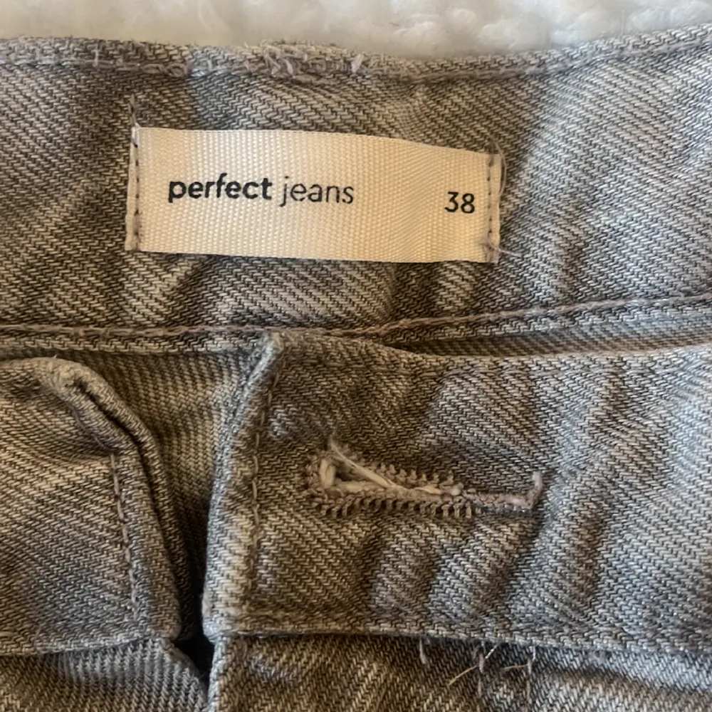 Raka jeans fråga Gina tricot Knappt använda, bra skick!. Jeans & Byxor.