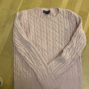Ralph lauren stickad tröja  - Använd men bra skick. Stl xl, motsvarande 16 år