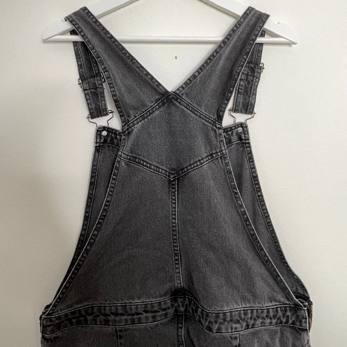 Svarta hängselbyxor  - 90