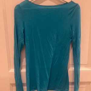 intimissimi tröja  - säljer min fina blå intimissimi tröja för att den inte kommer till användning längre 🩵