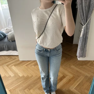 Tshirt - Gullig T-shirt typ stickad tror jag