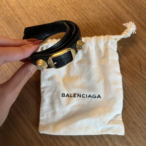 Balenciaga armband  - Säljer mitt balenciaga armband som är i super fint skick❤️