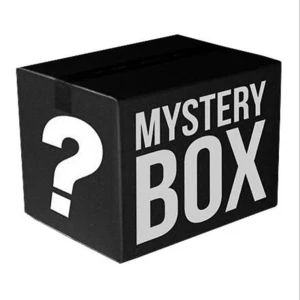 Mystery box - Du får 1 byxa och 2 ”toppar” eller 1 top/tröja + 2 byxor. Vill du ha något extra så går priset på det plagget att diskuteras. Alla kläder tvättas innan dom postas, finns det någon allergi är det bara att hojta till. Kontakta mig vid mer info. 