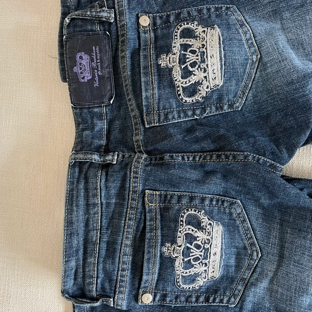 Köpt här på plick, tyvärr passa dem inte💕lågmidjade. Jeans & Byxor.