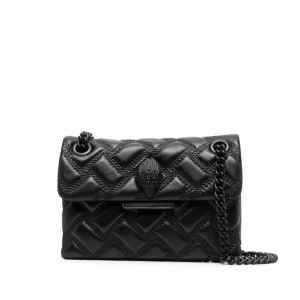 Svart Kurt Geiger Väska - Säljer nu min svarta kurt geiger. Köpt för cirka 2500. Väskan är ganska sliten därav priset. Kom privat för bilder🩷🩷🩷