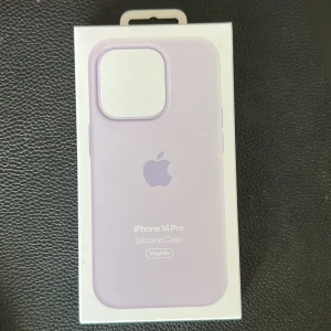 Lila iPhone 14 PRO skal - Denna är oöppnad köpt för 2 månader sen men inte kommit till användning 