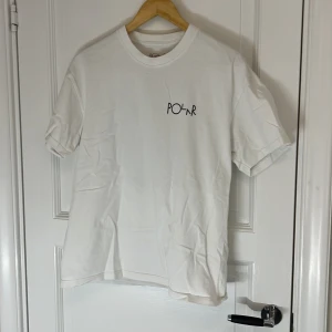 Polar skate tshirt - Väldigt bra kvalitet, sitter som en medium (baggy). Skriv för mer frågor/bilder.