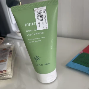 K-beauty foam clenser - Foam clenser från innistree. Helt oanvända och har flera. Frakt tillkommer.