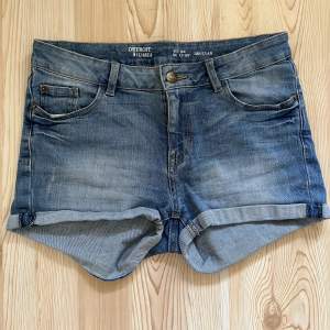 Jeans shorts som blivit försmå