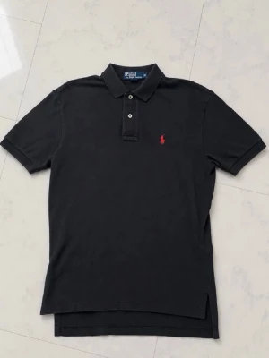 Ralph Lauren Piké - Skick 7/10. Inga defekter och i storlek S. Hör av er vid funderingar! 
