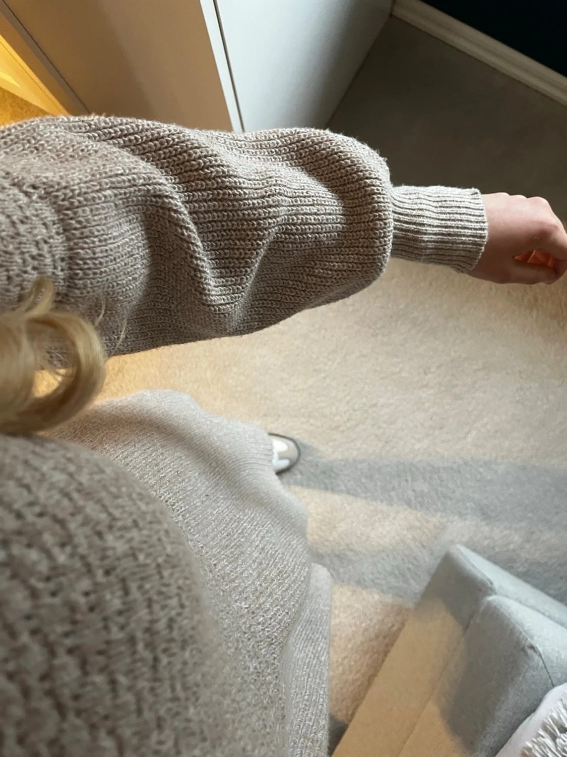 Beige stickad kortklänning - 2