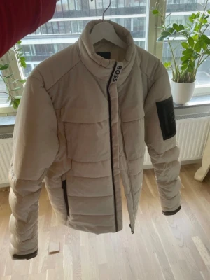 Hugo Boss Höst/Vårjacka - Köpt på Hugo Boss officiella butik. Kvitto finns