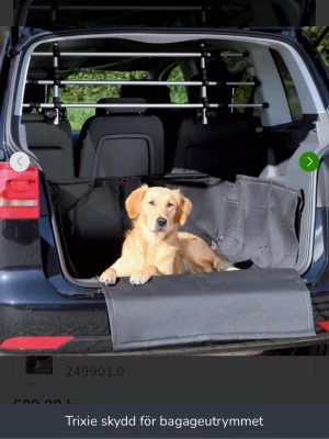 Trixie bagageutrymmesmatta svart - Skyddsmatta för bagageutrymme från Trixie i svart slitstarkt material. Perfekt för att skydda bilen mot smuts, päls och repor när du transporterar hund eller packning. Enkel att lägga ut och ta bort. Mått: 1,64 x 1,25 m.