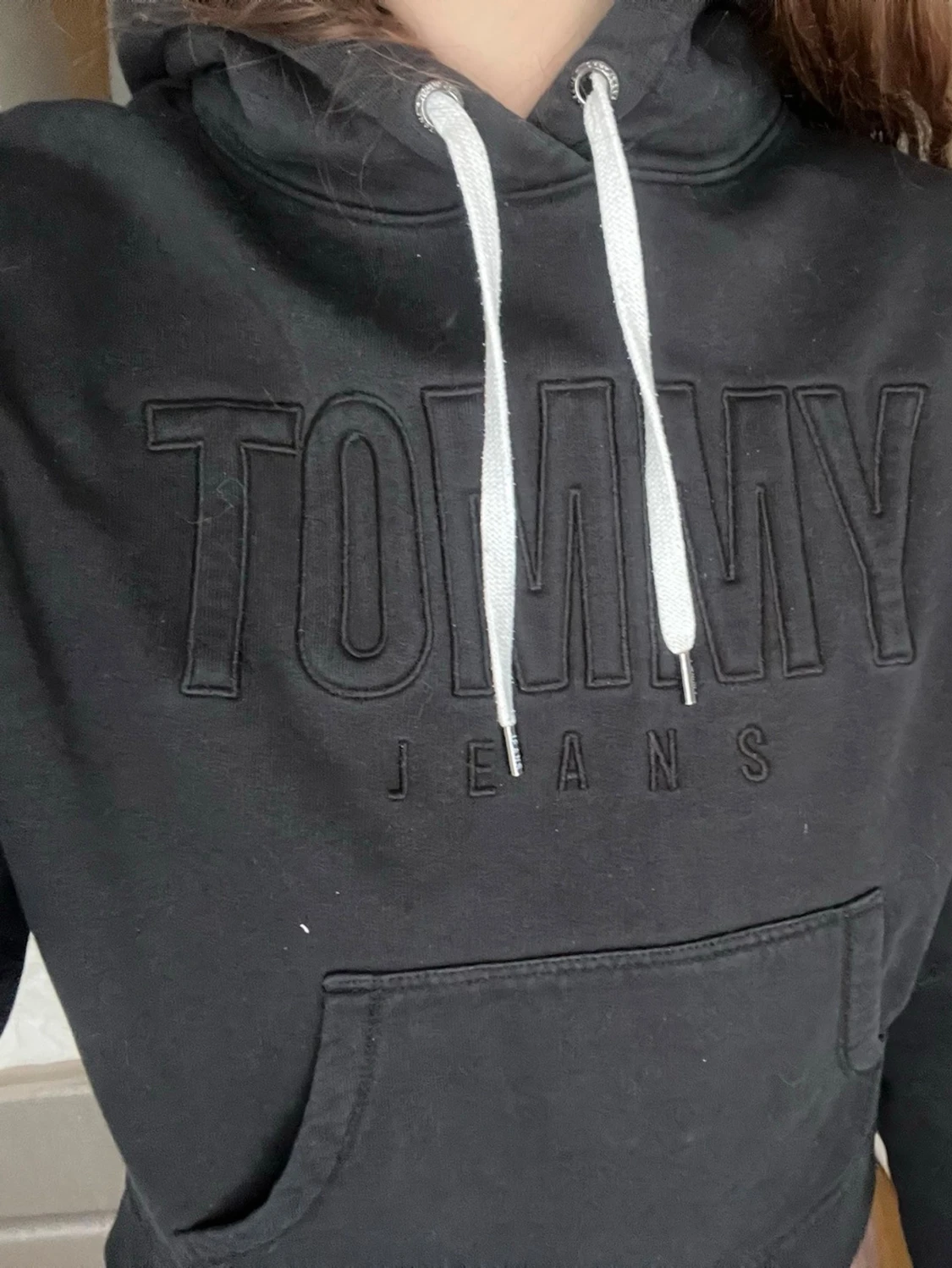 Svart hoodie från Tommy Jeans