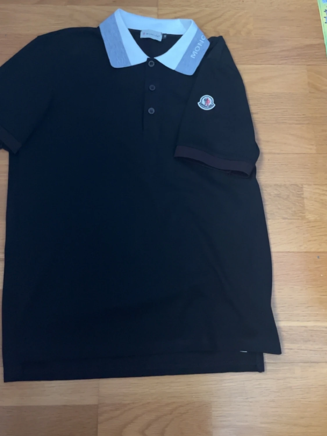 Svart Moncler pikétröja med logga - 1