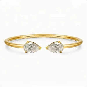 18k guldpläterat armband  - Tillverkat i rostfritt stål med exklusiv 18K guldplätering Designat för att hålla och bäras varje dag.