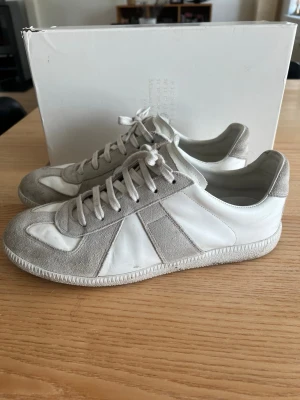 Maison Margiela - Tja! säljer dessa riktigt feta Maison margiela skor i storleken 43