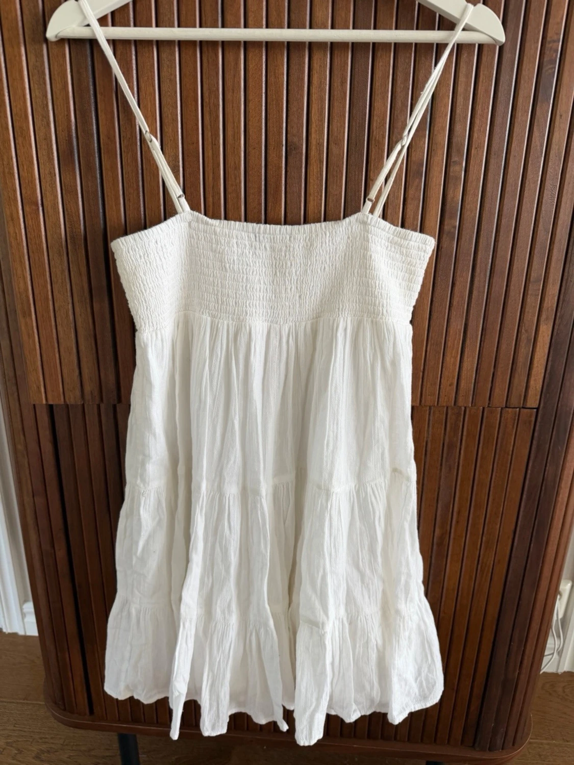 Vit sommarklänning med smock - 2