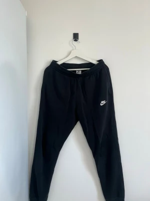 Mjukisbyxor Nike  - Andvänt skick 