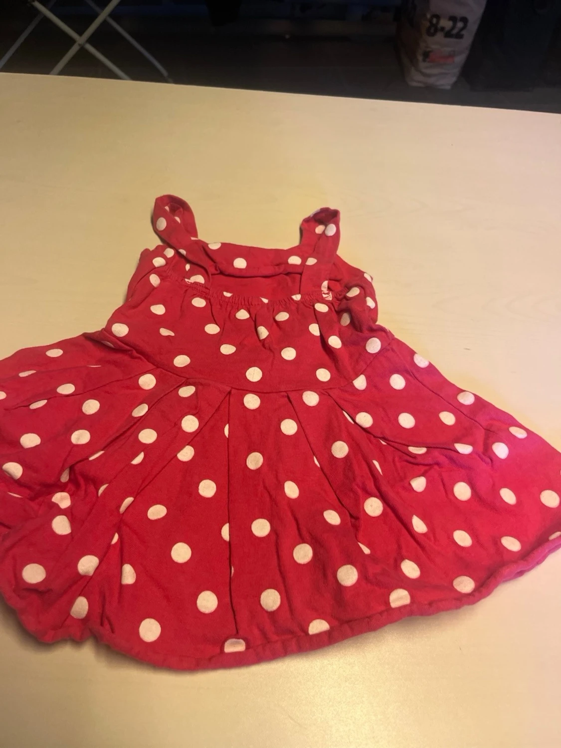 Röd prickig Hello Kitty klänning - 1