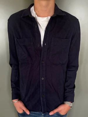 Overshirt - Strl - M | Skick - 9/10 | Nypris - ca 1200kr | Vid minsta lilla fundering är det bara att höra av sig!