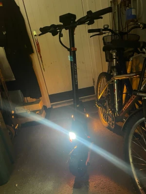 Kukurin G2 PRO - Mycket bra skick har knappt använt har bara 200km på den och funkar hur bra som helst. Den ser helt ny ut. Väldigt bra pris för er också