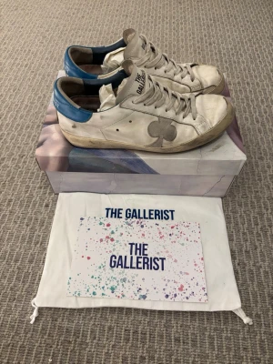 The Gallerist Skor - Tja! Säljer ett par The Gallerist skor i väldigt bra skick! Storlek 43,  Hör av er vid minsta lilla fundering!