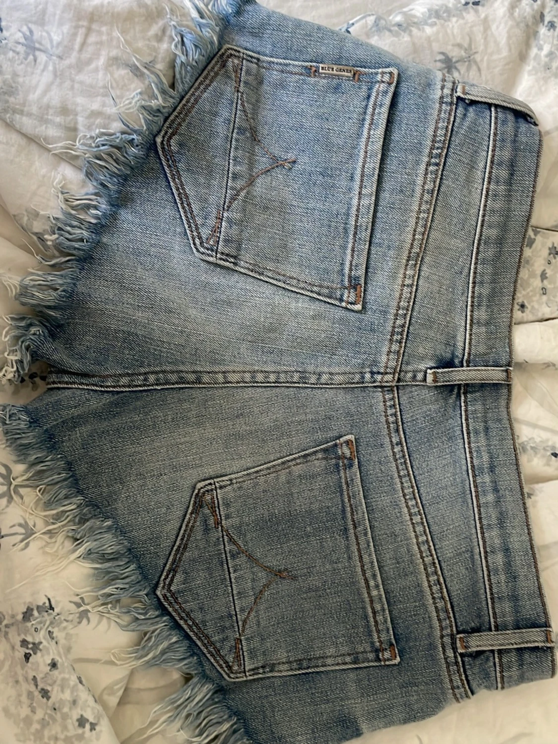 Blå jeansshorts med fransar - 1