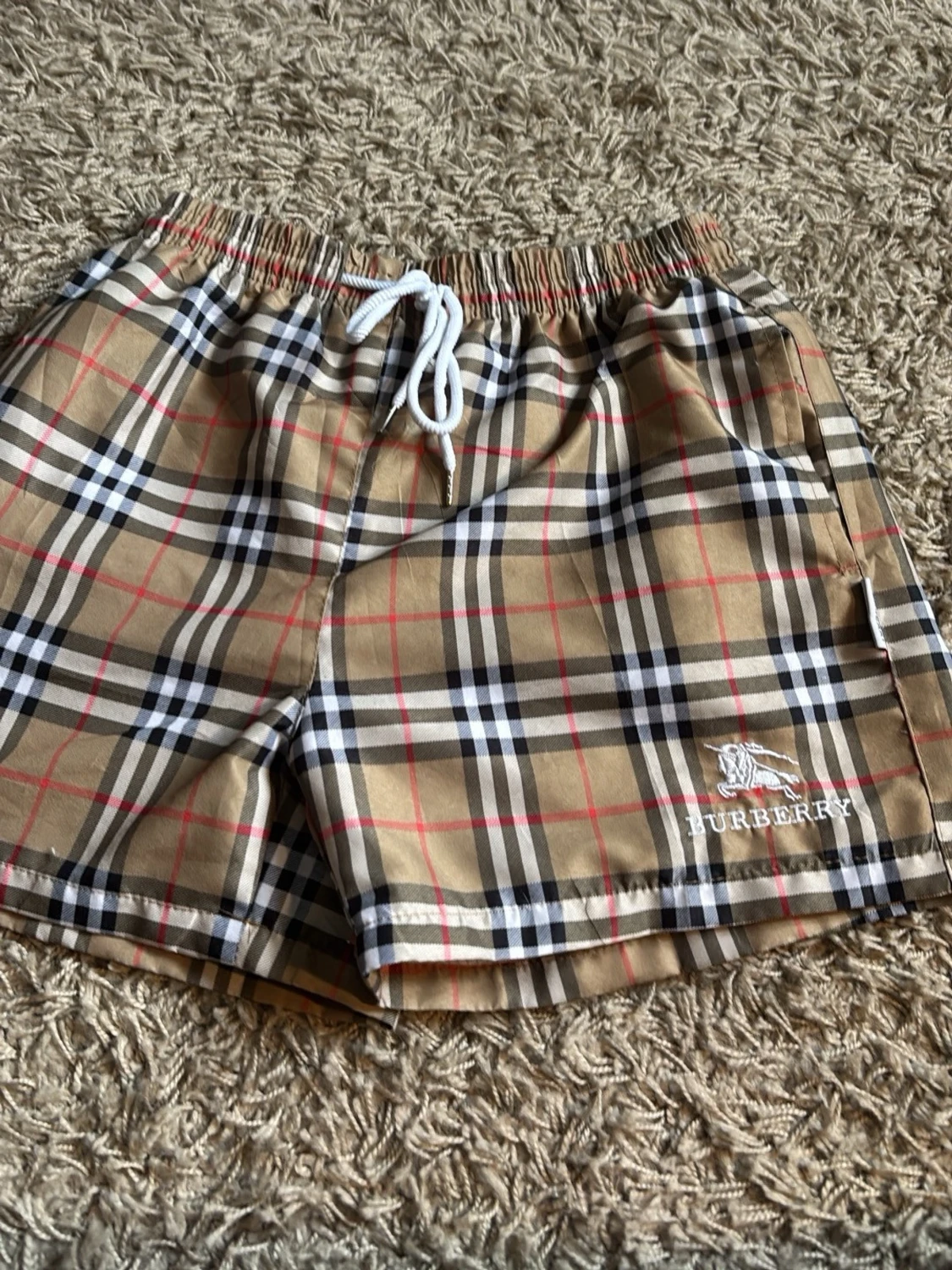 Rutig Burberry shorts med snörning