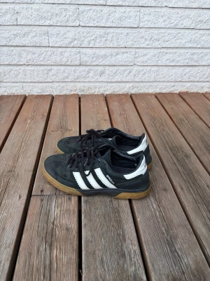 Adidas Spezial  - Fina mocka skor. Ingen lukt, inga hål..