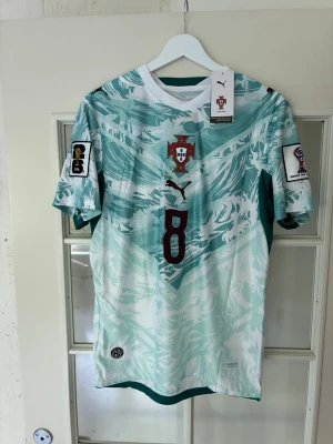 Portugal Tröja 2026 - #8 B. Fernandes, VM 2026 BortaTröja. ny med prislapp, size M. Player version. 