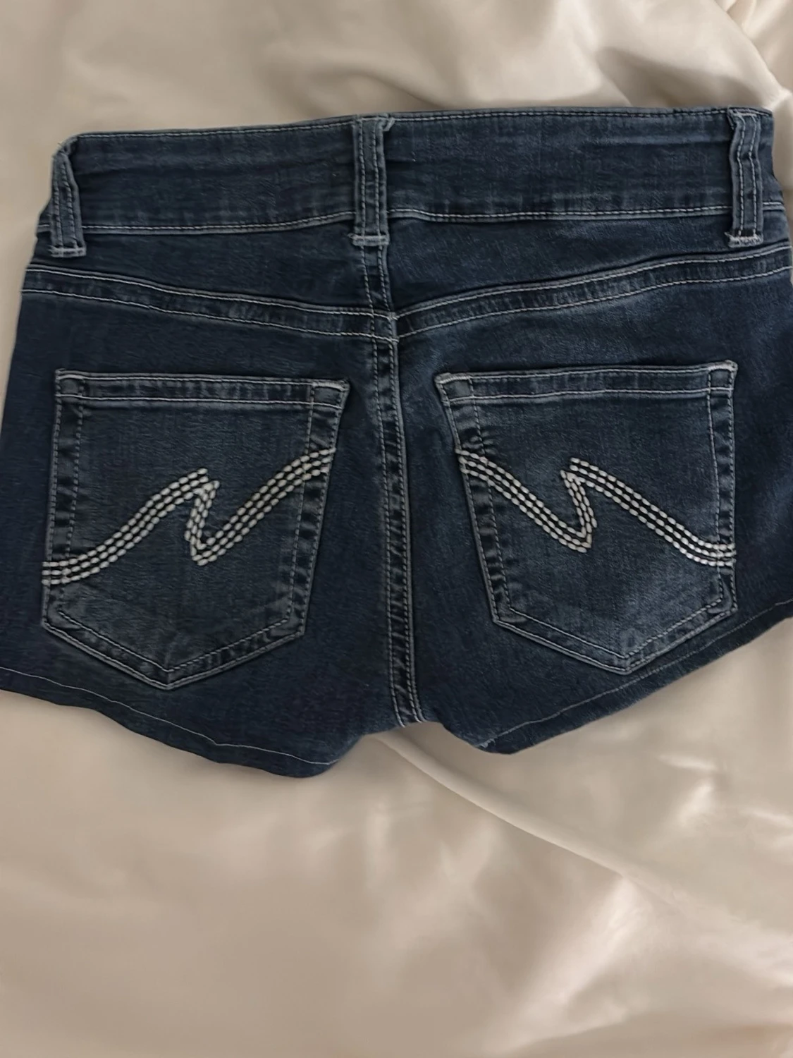 Mörkblå jeansshorts med dubbla knappar - 1
