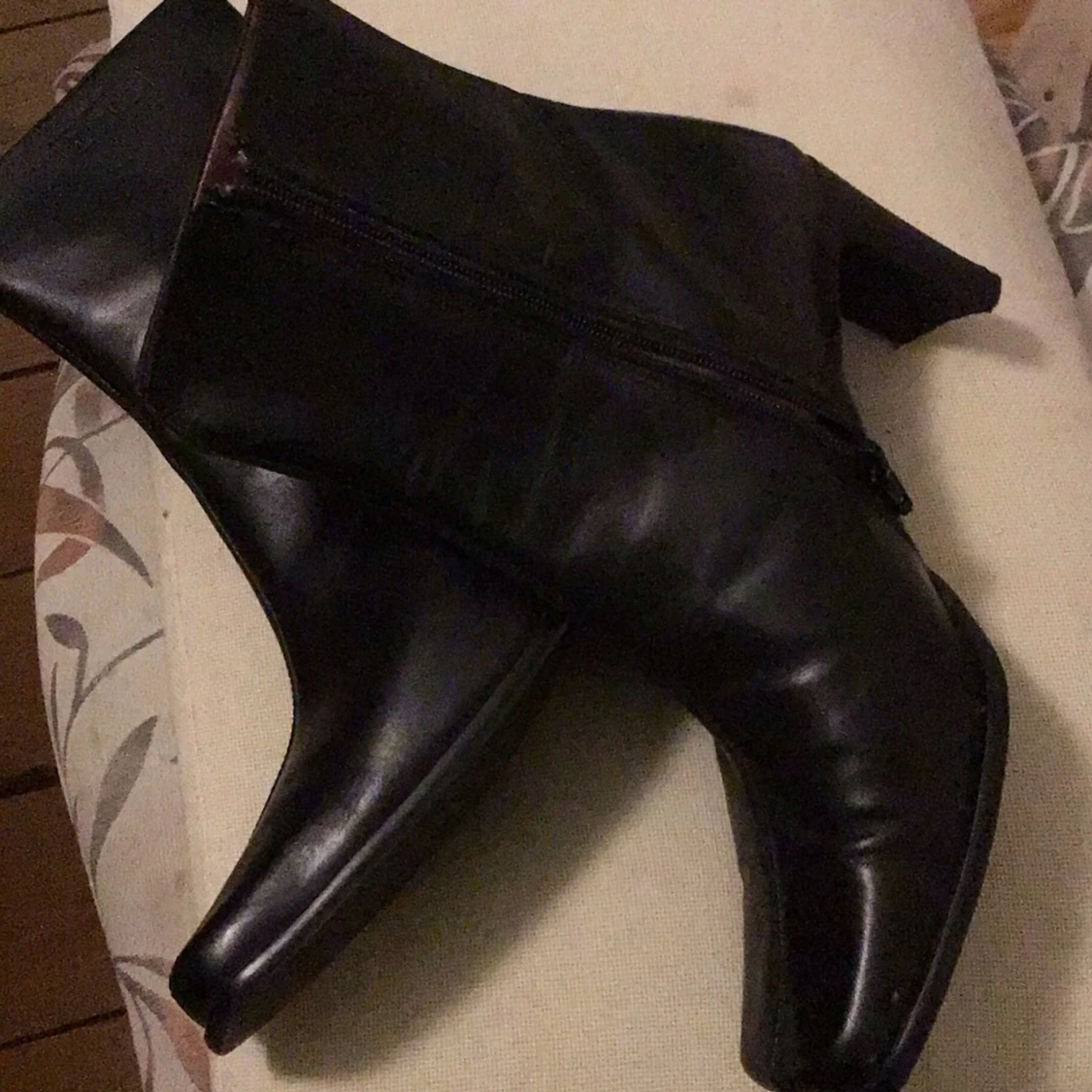 Svarta skinnstövletter med klack 7cm - 3