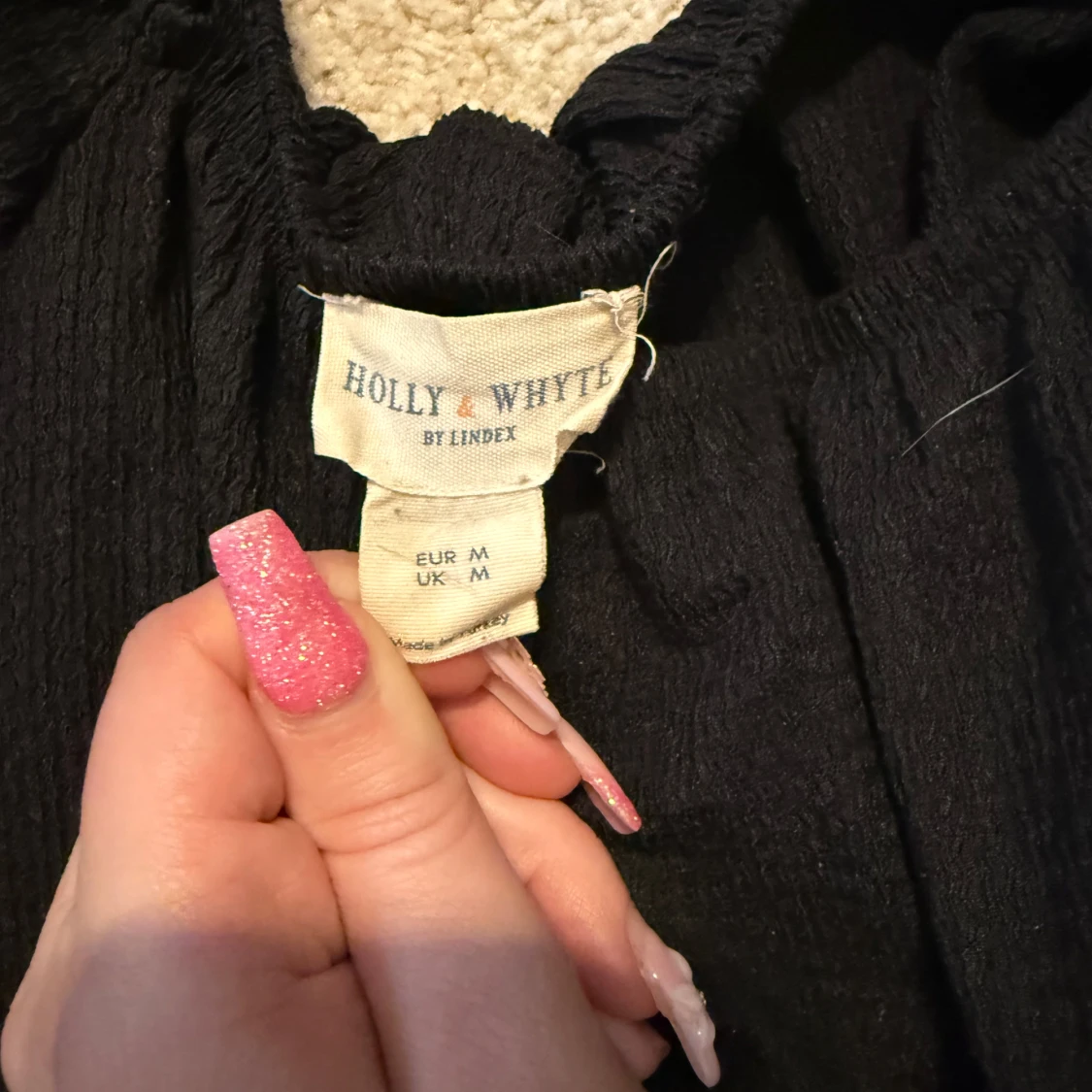 Svart blus från Holly & Whyte - 1