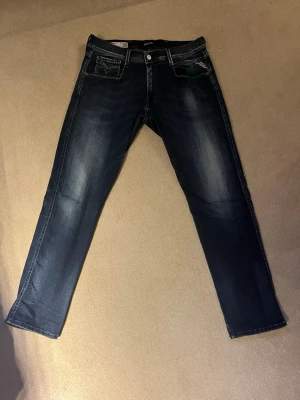 Replay jeans  - Hej, säljer ett par replay Anbass jeans, nypris 1500kr.  för fler frågor eller funderingar så är det bara att höra av sig mvh Jonte