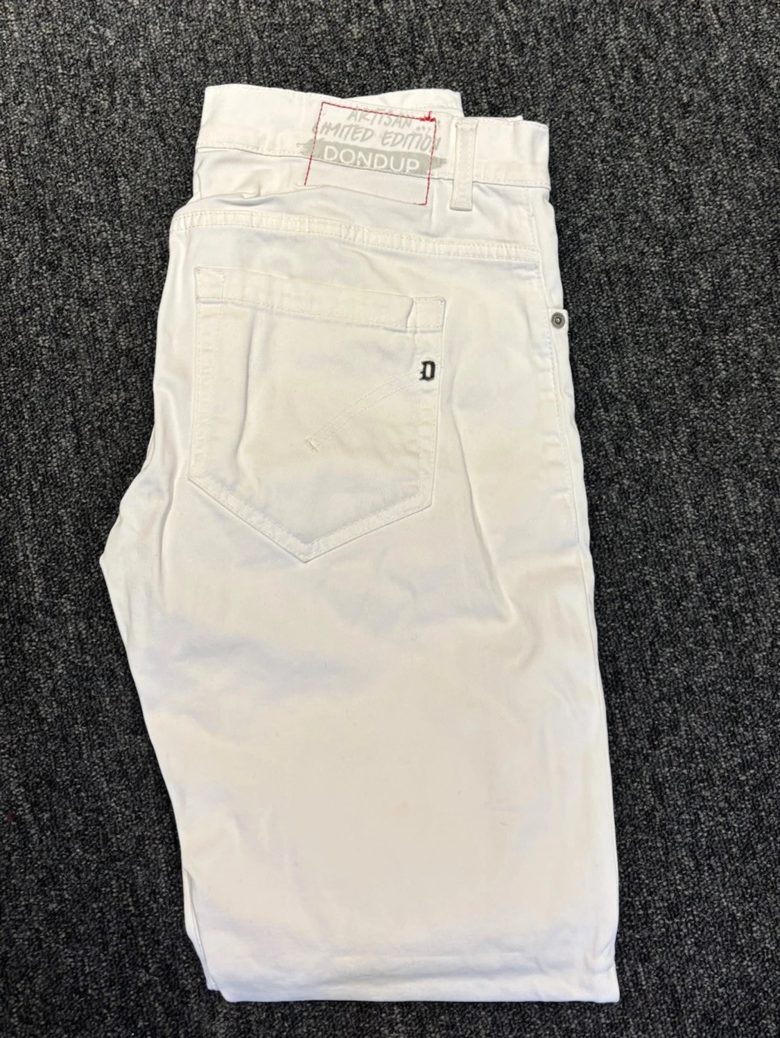 Vita limited edition jeans från Dondup