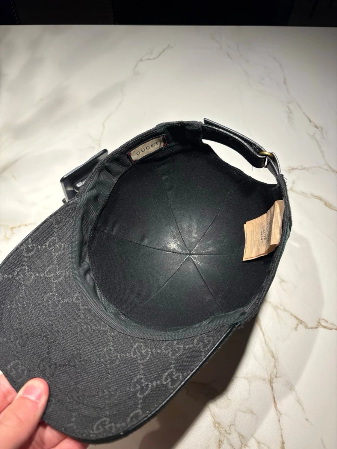 Svart keps från Gucci med GG-mönster - 4