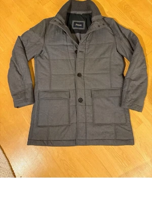 Herno dunjacka - Snygg herno jacka skick 7/10 storlek 50 motsvarar M/L