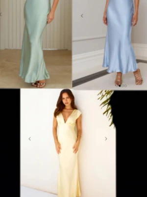 SÖKER!! - Jag vill jättegärna ha en sånhär så om nån vill sälja den till mig skulle de uppskattas🥰Jag har typ st S och är ungefär 165 cm. Spelar ingen roll vilken färg. Gärna under 1000 oxå.