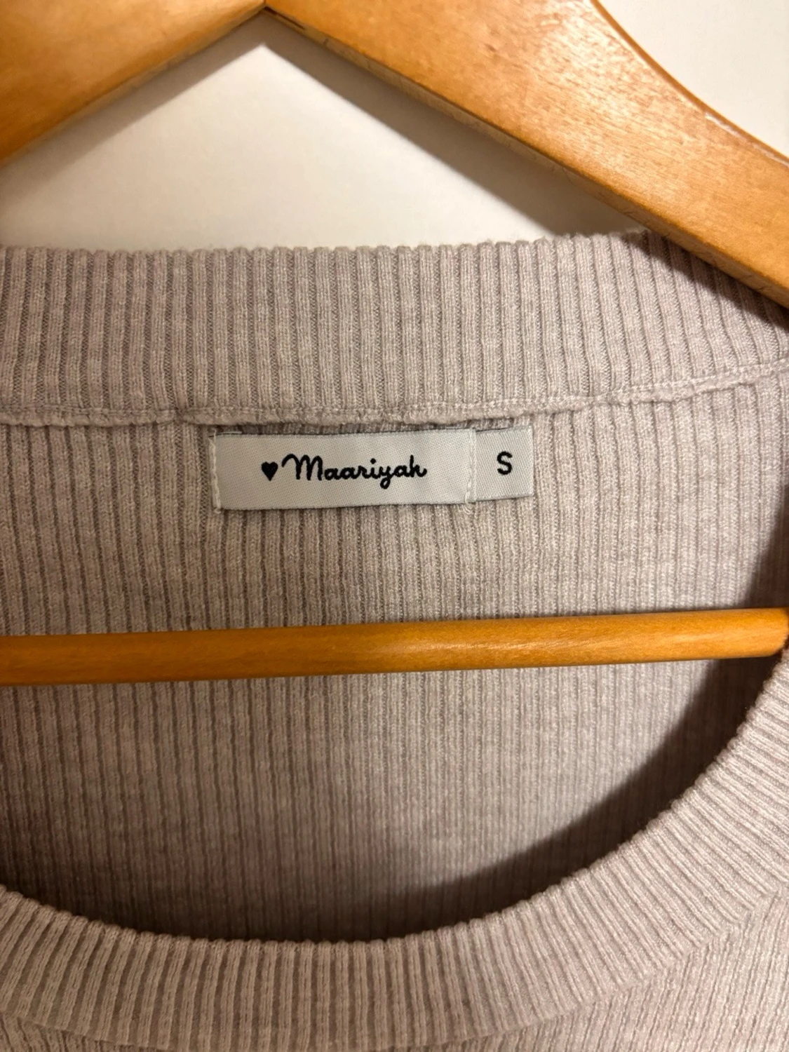 Grå ribbstickad tröja Maarisyah - 1