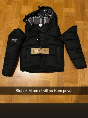 Bb jacka storlek M  - Kan bli en väst också 